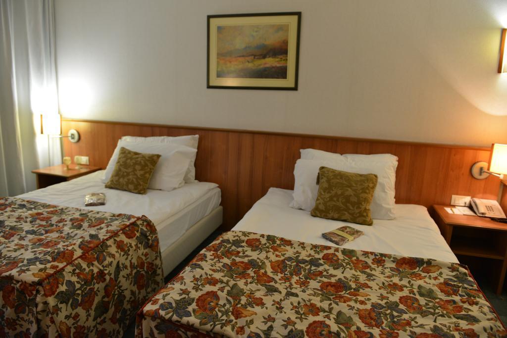 Hotel Karpos Скоп'є Екстер'єр фото