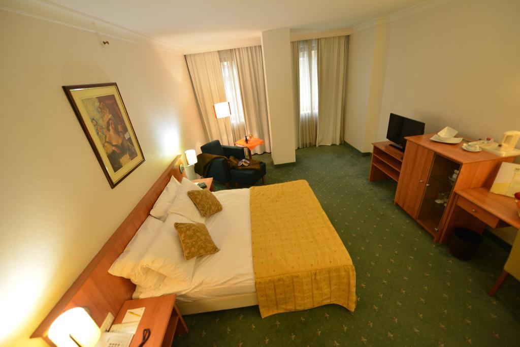 Hotel Karpos Скоп'є Номер фото
