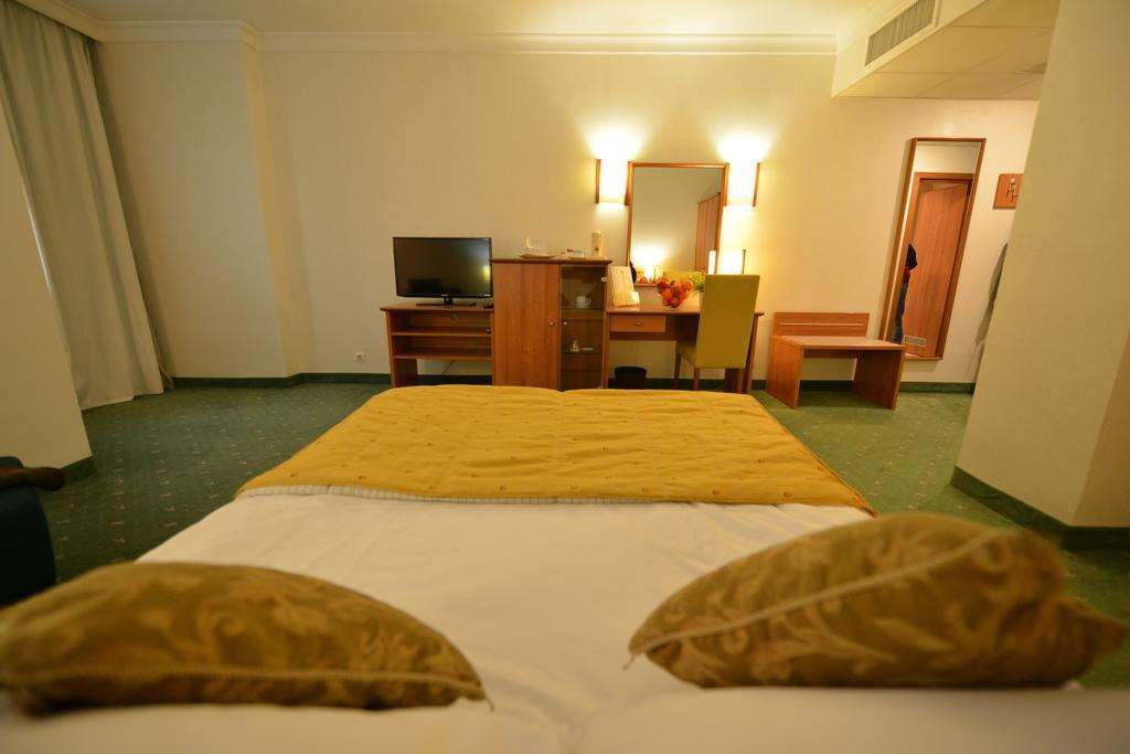 Hotel Karpos Скоп'є Номер фото