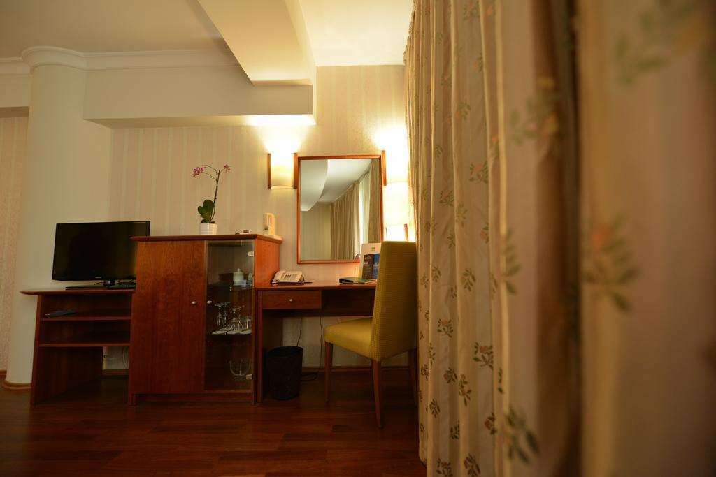Hotel Karpos Скоп'є Номер фото